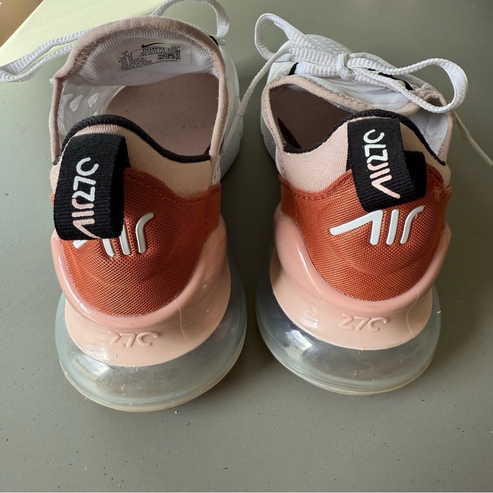 Nike Air Max 270 - Picture 6 of 7